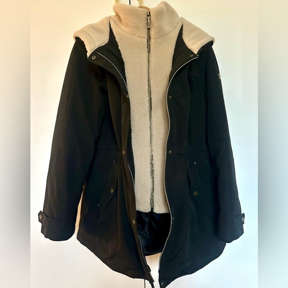 Kookaburra By Ugg Black Hooded Jacket - Picture 3 of 11